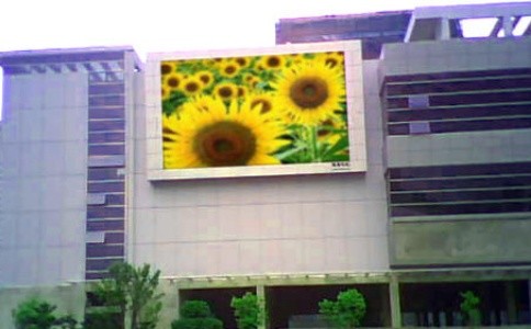 成都led顯示屏廠家：使用全彩led屏需注意哪些事項(xiàng)？